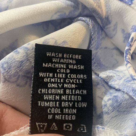 Violets & Roses Stitch Fix Oprah Short Sleeve Wrap Blouse, Blue White Floral, 2X - Picture 8 of 8